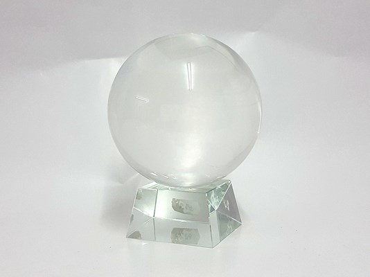 Bola de cristal de 8 cm y soporte de metal + caja – perfecta para  cristalomancia, adivinación, media [garantía de por vida] : :  Industria, empresas y ciencia